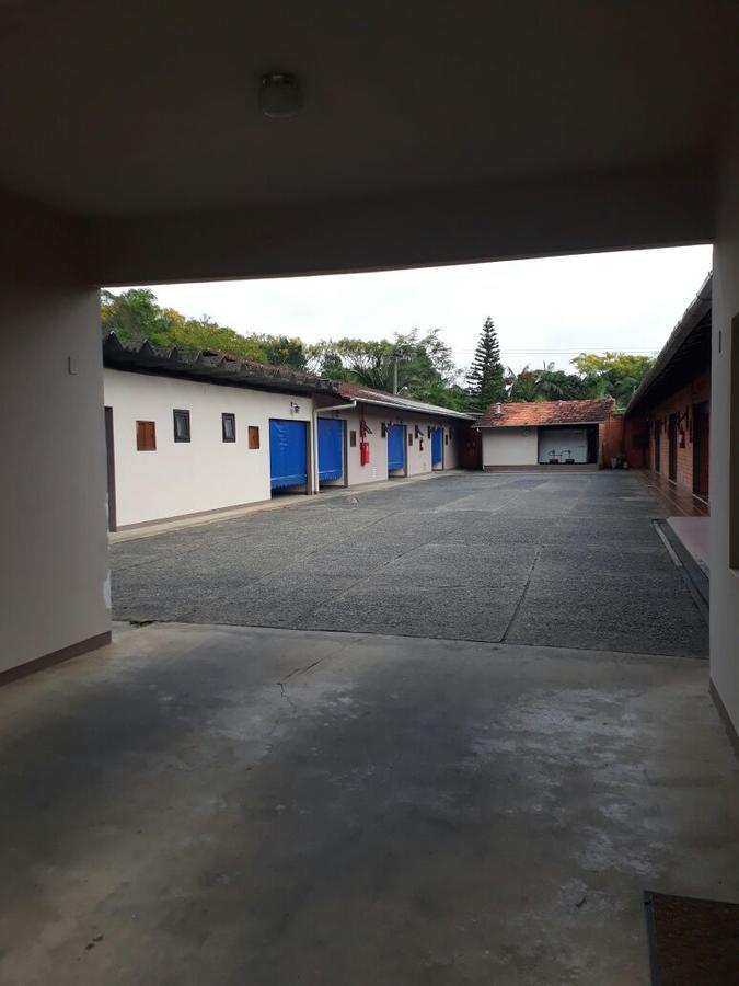 Motel Casa Branca Блуменау Экстерьер фото